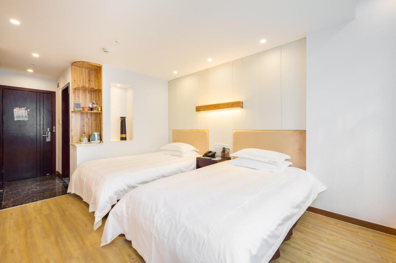 Omeiga Business Hotel Yiwu (Zhejiang) Dış mekan fotoğraf